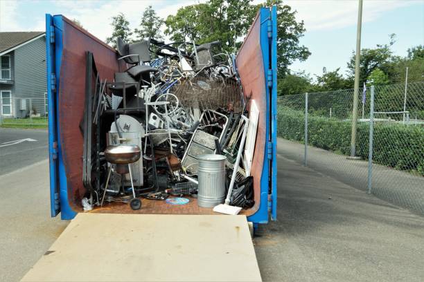 Best Construction Debris Removal  in Marengo, IA